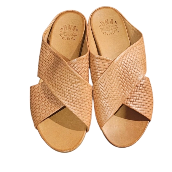 DNA Crossband Sandals In Tan - Picture 3 of 6